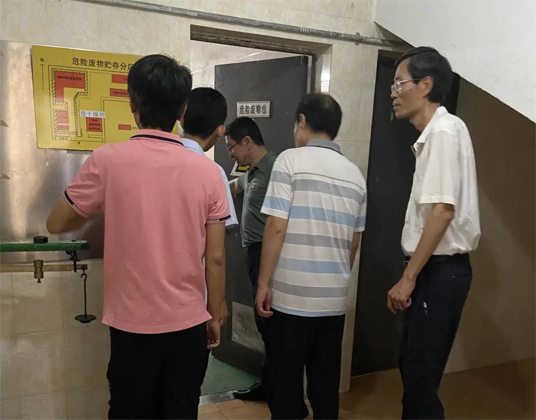“四不两直”强监督 拧紧节日“安全阀” ——白云山K8凯发公司纪委发展中秋、国庆节前专项监督查抄