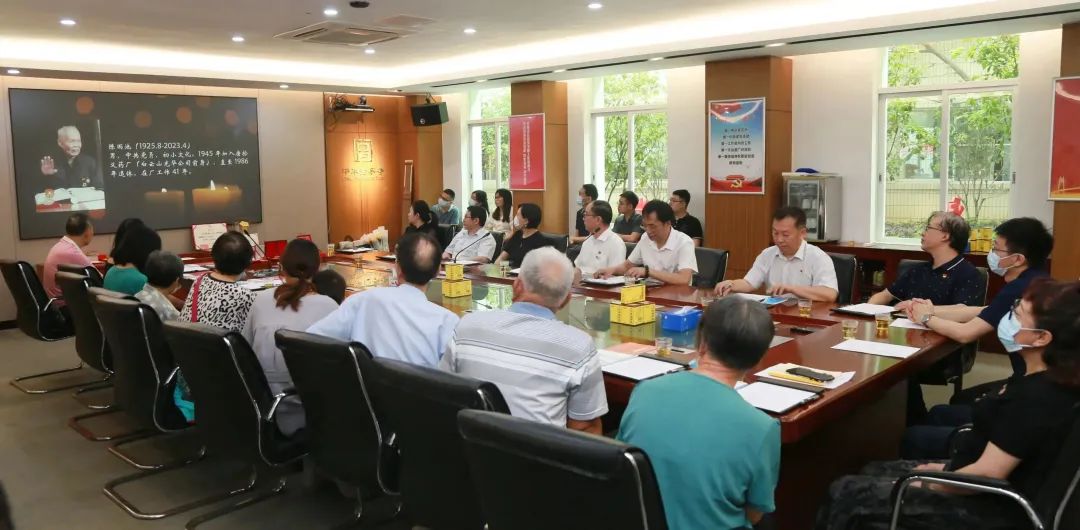 劳模心灵永放光线——深切悼想全国劳动圭表陈雨池同道